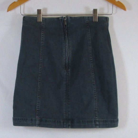 Free People Womens Slightly Faded Navy Blue Mini Skirt Size 4 Pre-owned - Picture 2 of 8
